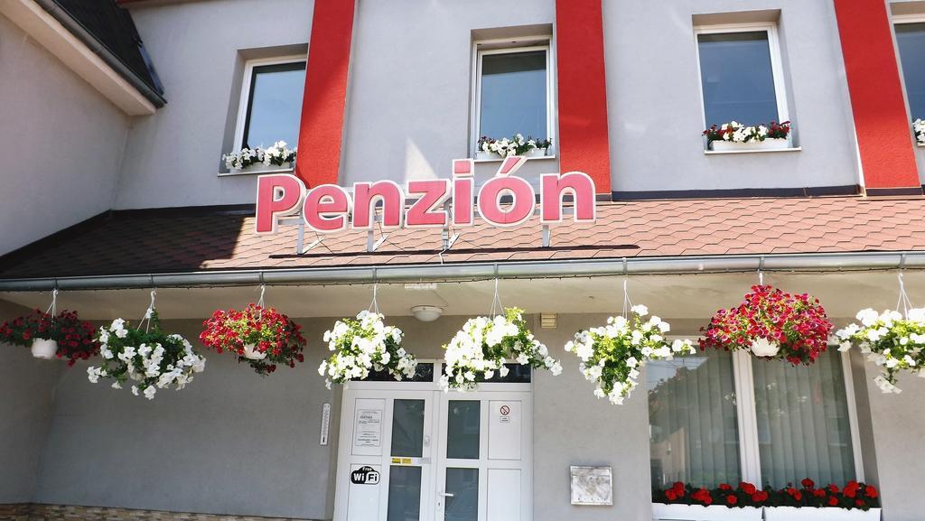 Guest House Penzion Fortuna Tvrdosin Exterior photo